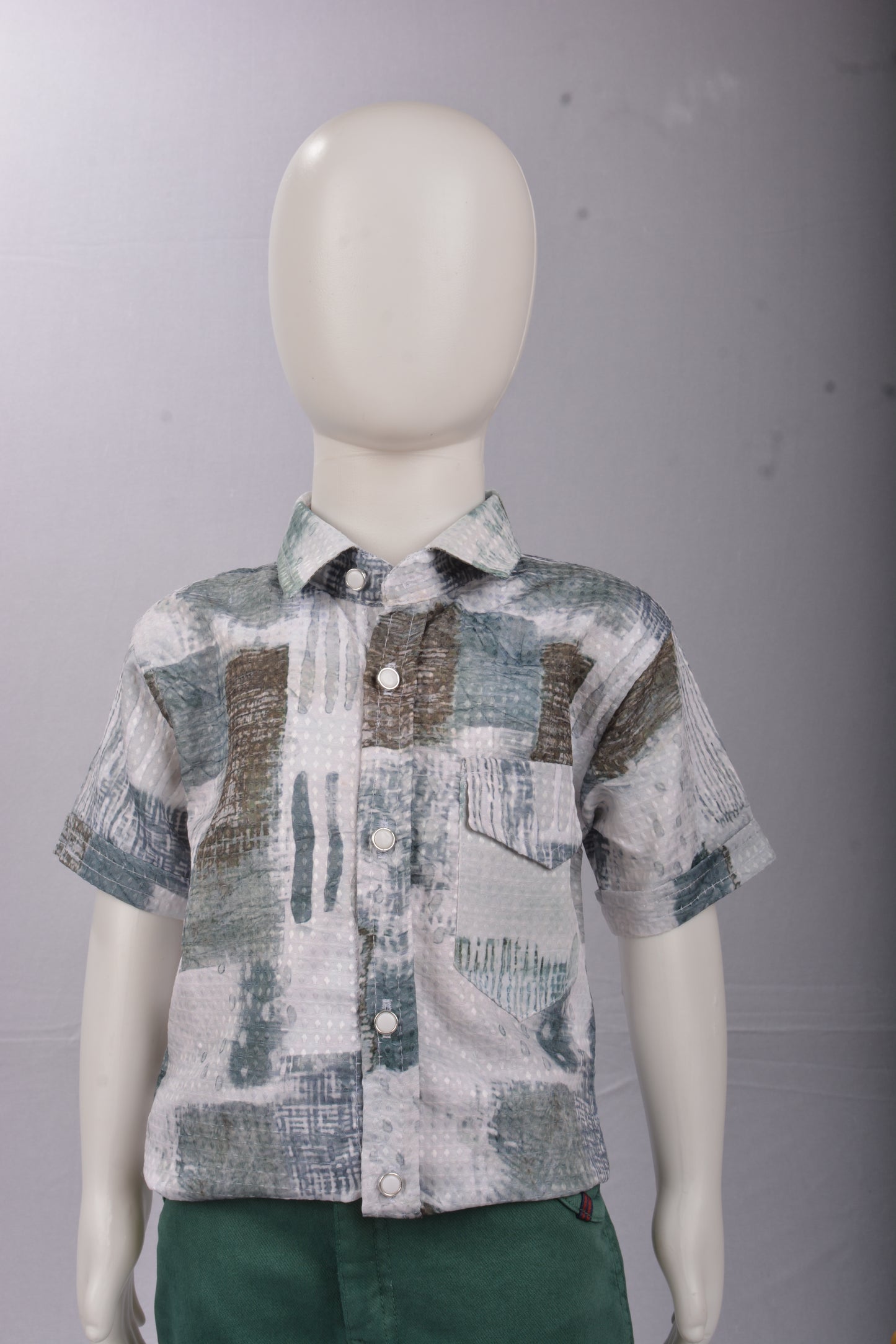 Justmaama Boys' 2-Piece Summer Outfit Set | Short Sleeve Abstract Print Button-Down  Shirt and Cargo Shorts with Pockets | Casual Toddler & Little Kid Clothing