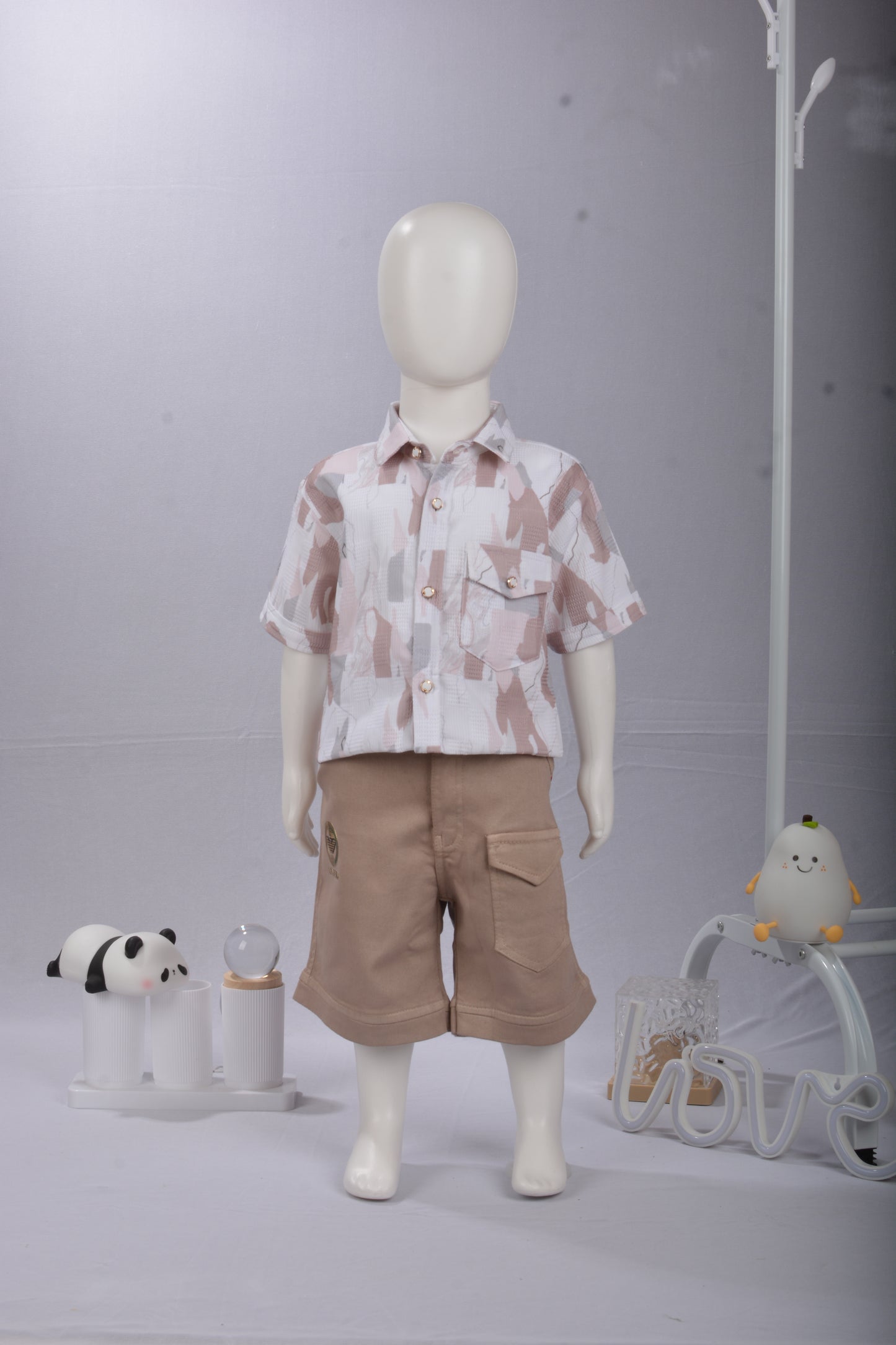 JUSTMAAMA Toddler/Little Boy's Hawaiian Style Abstract Print Shirt & Khaki Shorts Set