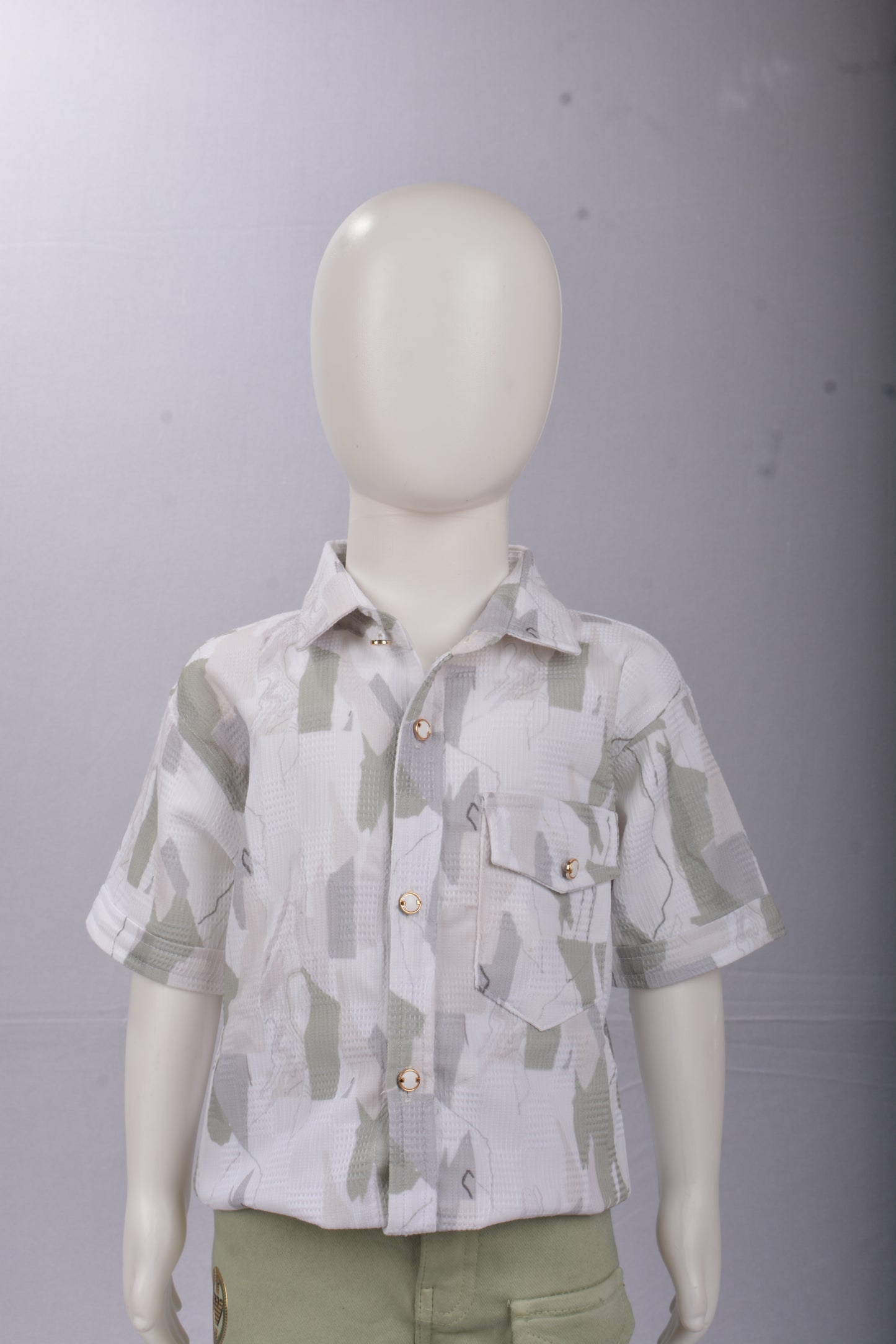 JUSTMAAMA Toddler/Little Boy's Hawaiian Style Abstract Print Shirt & Khaki Shorts Set