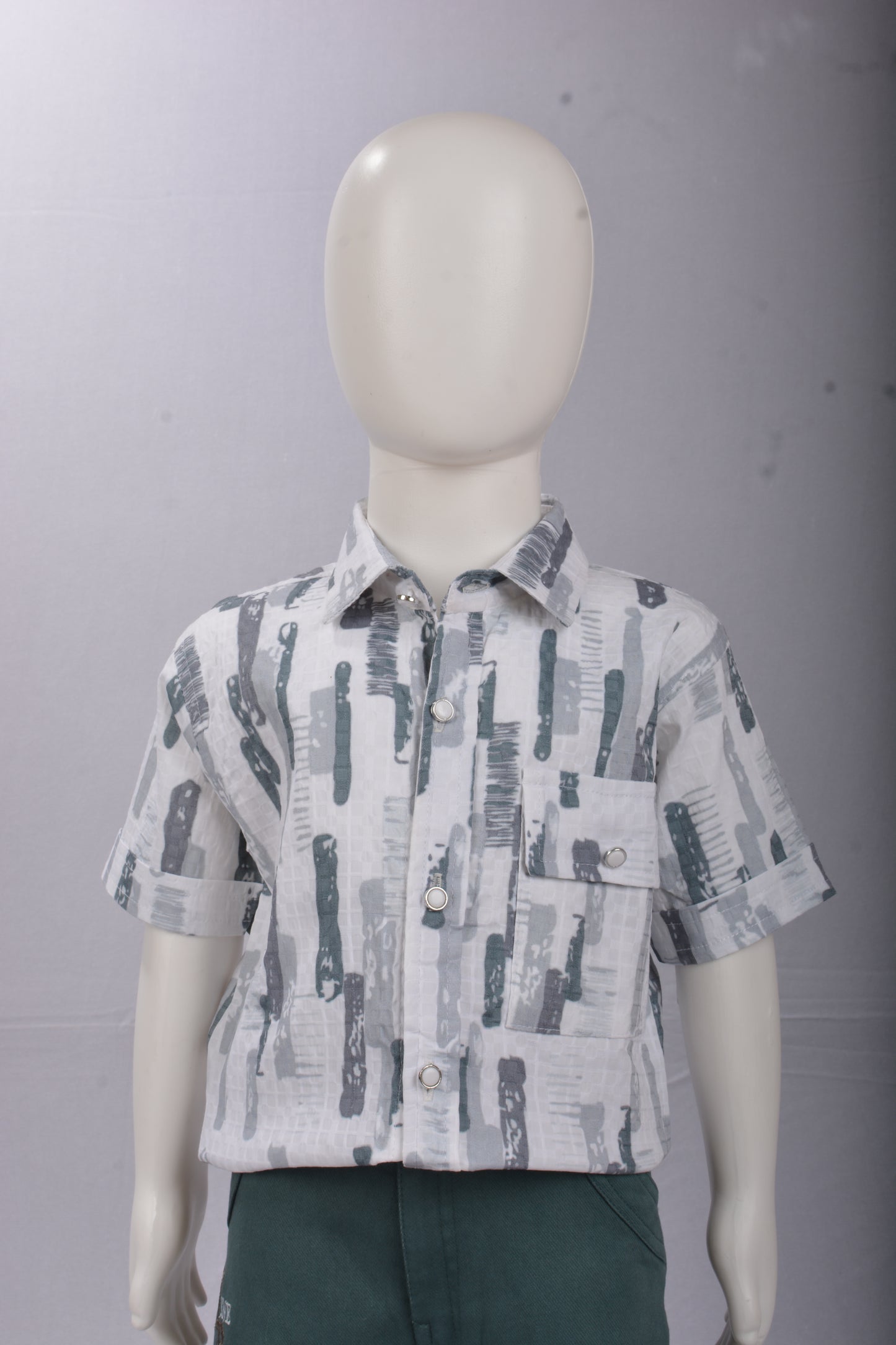 Justmaama Toddler/Little Boy's Modern Printed Short Sleeve Collared Shirt & Multi- Pocket Utility Shorts Set | Two-Piece Outfit