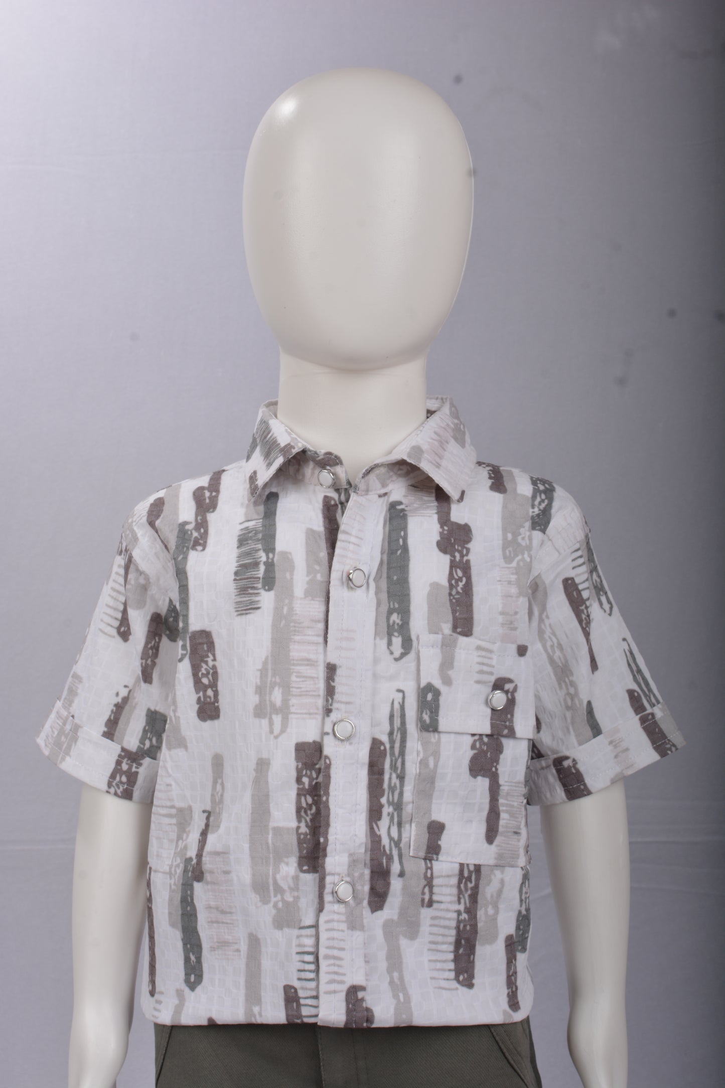 Justmaama Toddler/Little Boy's Modern Printed Short Sleeve Collared Shirt & Multi- Pocket Utility Shorts Set | Two-Piece Outfit