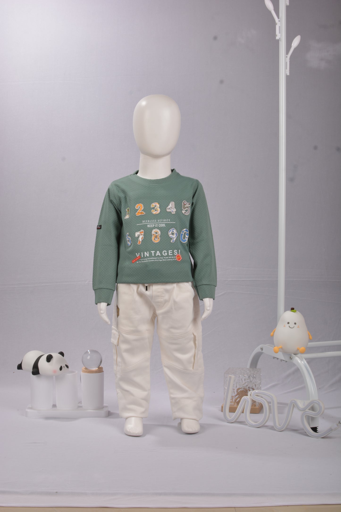 Toddler & Little Kids' Retro V-I-N-T-A-G-E Number Graphic Long Sleeve Crewneck  Sweatshirt & Casual Cargo Pants Set | Boys Fall Winter Streetwear 2-Piece Outfit